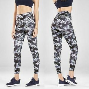 Fabletics high-waisted printed powerhold 7/8